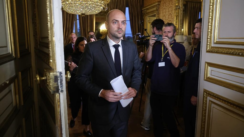 وزير خارجية فرنسا: النظام السياسي الأوروبي “في خطر” رغم قوة الحضارة