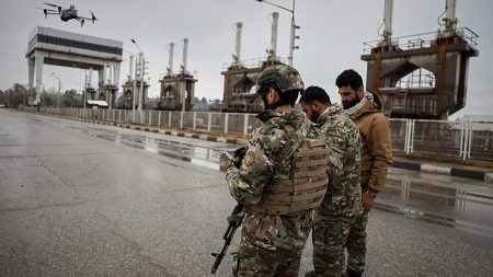 الأمن السوري يدخل مخيم الهول.. وأردوغان: على تنظيم “قسد” إلقاء السلاح