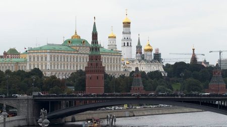 روسيا: أي قوات غربية في أوكرانيا “هدف مشروع”.. واتهام لواشنطن بـ “إشعال التوتر”