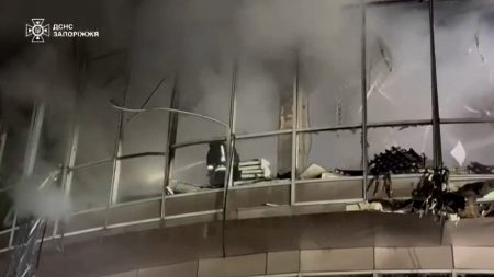 فيديو. دون خسائر بشرية.. القوات الروسية تستهدف زابوريجيا بغارات جوية