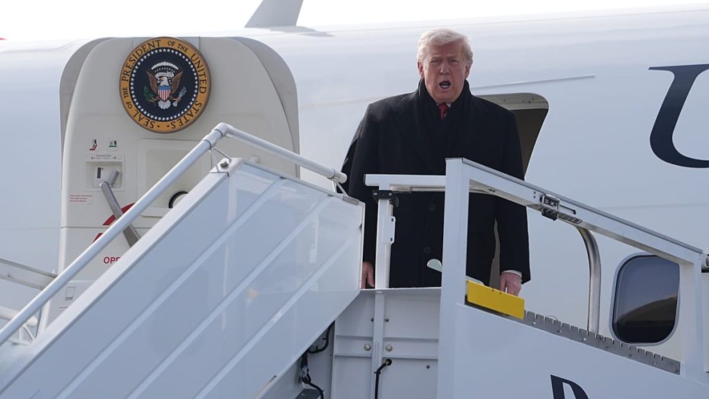 اختبار دافوس.. ترامب يصل إلى سويسرا وسط عاصفة غرينلاند