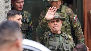 “مفتاح الجيش ورجل التوازنات”.. ما سرّ تمسّك فنزويلا بوزير دفاعها؟