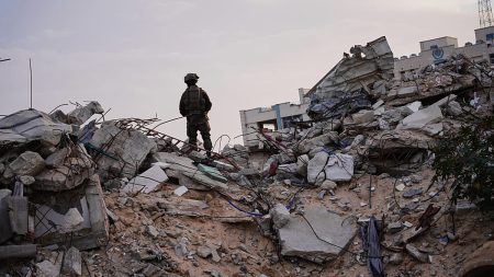 إصابة جندي إسرائيلي شمالي غزة.. اتهامات متبادلة بين تل أبيب وحماس بمواصلة خرق وقف إطلاق النار