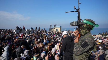 نزع السلاح وحكومة تكنوقراط.. تفاصيل خطة أميركية تُناقش سراً مع حماس