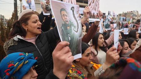 من شوارب الدروز إلى ظفائر الكرديات.. وقائع متكرّرة تكشف “ثقافة الإذلال” في سوريا