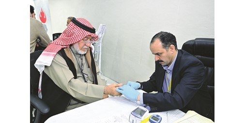 بالفيديو.. الوحدة المتنقلة بجمعية القلب زارت «الأنباء» وقدمت فحوصات لموظفيها