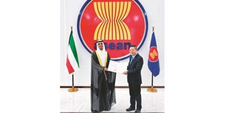 سفيرنا لدى إندونيسيا قدم أوراق اعتماده سفيراً لدى «آسيان»