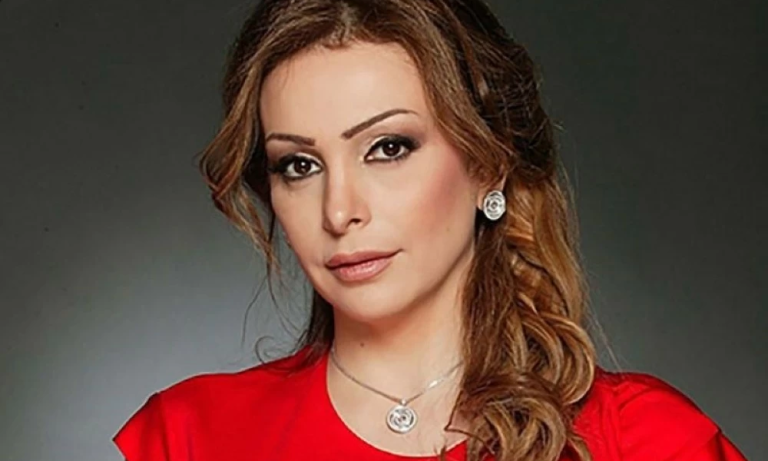 أمل حجازي تعلن خلع الحجاب وتصرح: شيرين صوت مصر