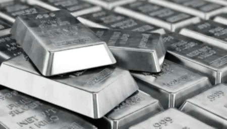 في يوم واحد.. الفضة تخسر 22% من قمتها – أخبار السعودية