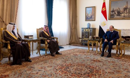 فيصل بن فرحان يبحث مع السيسي بالقاهرة أزمات المنطقة وغزة