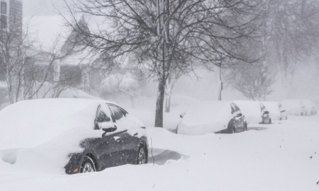 عاصفة أمريكا الشتوية: ارتفاع عدد الوفيات وتأثيراتها
