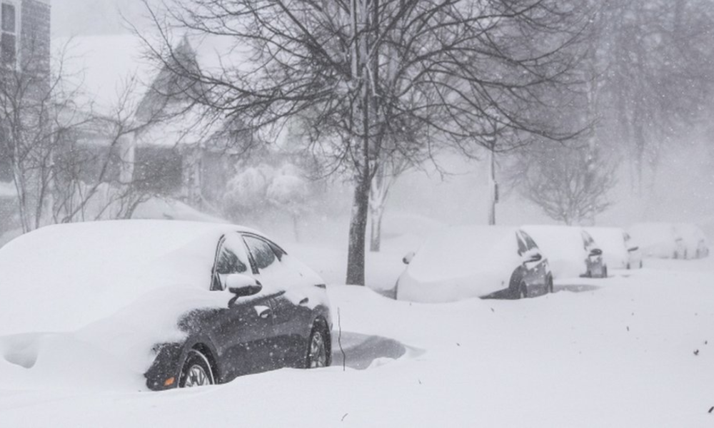 عاصفة أمريكا الشتوية: ارتفاع عدد الوفيات وتأثيراتها