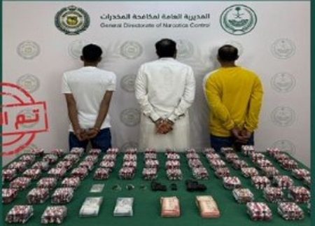 القبض على 3 مواطنين بالمدينة المنورة لترويجهم الحشيش والإمفيتامين وأقراصا خاضعًا لتنظيم التداول الطبي