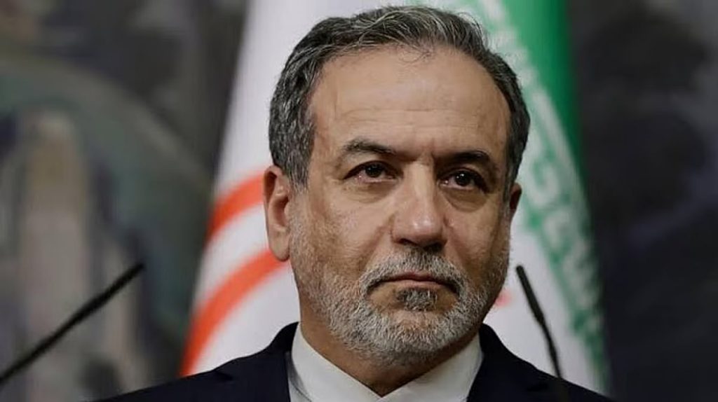 وزير الخارجية الإيراني: جاهزون لجميع الاحتمالات