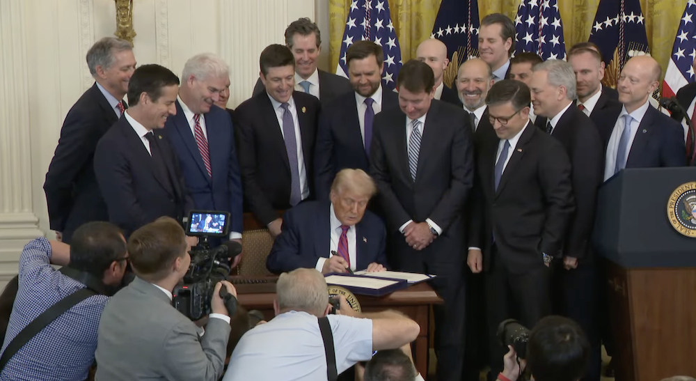 حكومة الولايات المتحدة، الولايات المتحدة، العملة المستقرة