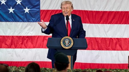 من “اللكمة الأولى” إلى “أنا وحدي أستطيع”.. هل ترامب “مجنون” فعلًا؟