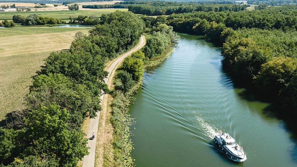 معالم لا بد من مشاهدتها في La Voie Bleue – أفضل طريق لركوب الدراجات في أوروبا لعام 2026