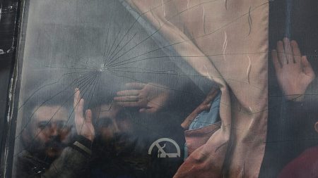 مؤكدًا دور واشنطن في العملية.. المبعوث الأميركي إلى سوريا يثمن تبادل محتجزي السويداء