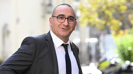 بعد أشهر من الجمود.. وزير الداخلية الفرنسي يعلن استئناف التعاون الأمني مع الجزائر