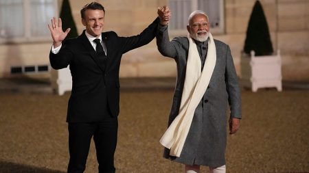 ذكاء اصطناعي وصفقة مقاتلات.. ما الذي يحمله ماكرون إلى الهند؟