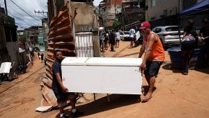 فيديو. البرازيل تسابق الزمن بحثا عن ناجين بعد فيضانات مميتة في ميناس جيرايس