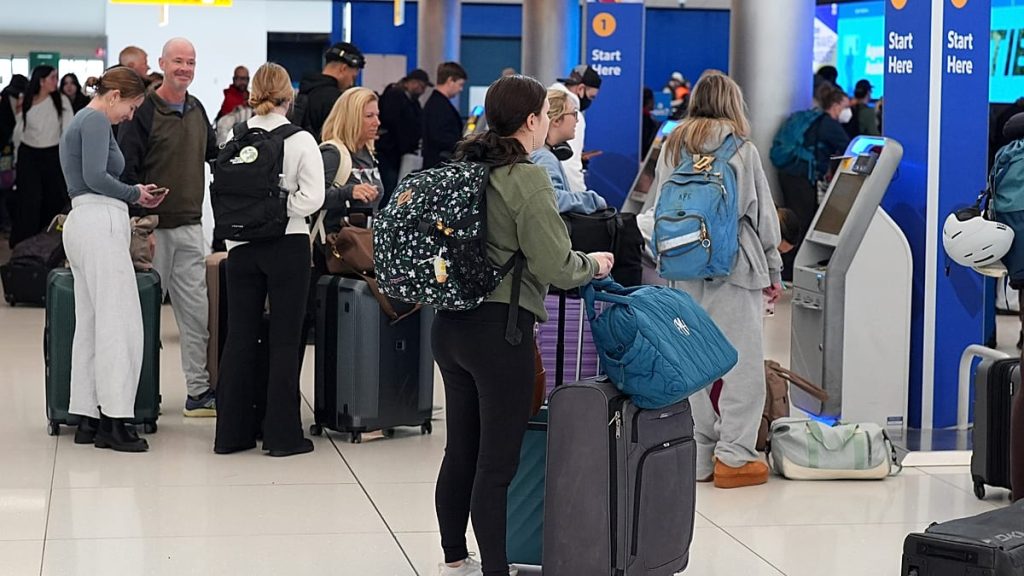 تم تعليق طرح خدمة EES حتى بعد ذروة فترة السفر الصيفية