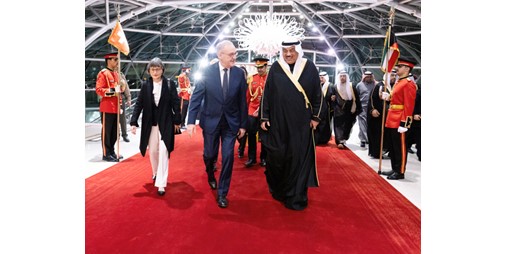 رئيس الاتحاد السويسري يصل إلى البلاد في زيارة رسمية