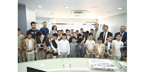 بالفيديو.. طلاب «النجاة – بنين» في حولي زاروا «الأنباء» واطلعوا على مراحل إصدارها