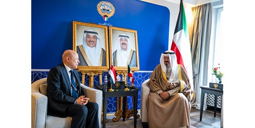 رئيس الوزراء يلتقي رئيس مجلس القيادة الرئاسي اليمني على هامش أعمال مؤتمر ميونيخ للأمن