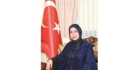 سفراء: الأعياد الوطنية تُجسّد روح الصمود والإرادة للكويت وشعبها