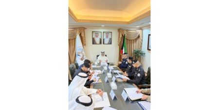 محافظ العاصمة يترأس اجتماع اللجنة الأمنية بمجلس المحافظة للوقوف على الاستعدادات للاحتفالات الوطنية