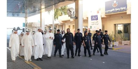 محافظ الأحمدي يؤكد أهمية الشراكة المجتمعية في الاحتفال بالأعياد الوطنية