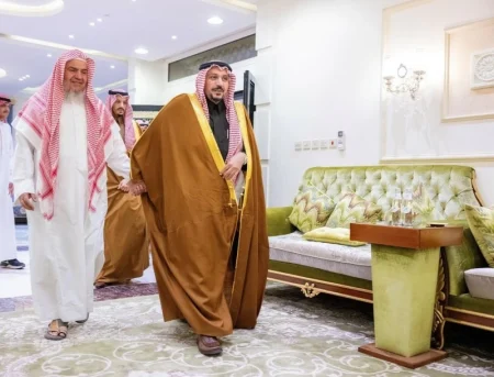 أمير القصيم يزور عدداً من العلماء والمشايخ مهنئاً بشهر رمضان المبارك – أخبار السعودية