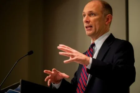 رئيس «احتياطي شيكاغو»: خفض الفائدة غير مناسب.. معدل التضخم ليس جيداً – أخبار السعودية