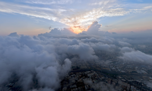 توقعات الأرصاد: ضباب على سواحل مكة والشرقية ورياح نشطة