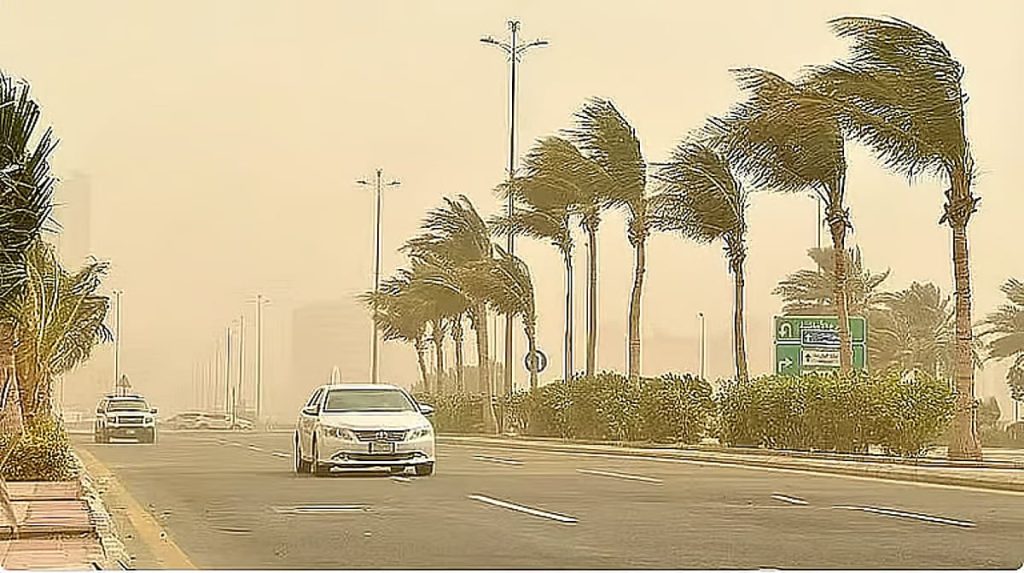 «الأرصاد»: أتربة مثارة في 3 مناطق