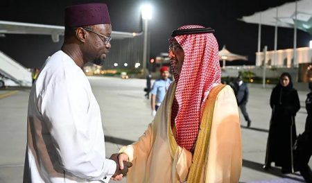 رئيس وزراء السنغال يصل إلى جدة