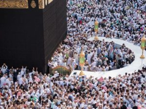 معتمر مصري يشيد بمستوى الخدمات في الحرم المكي