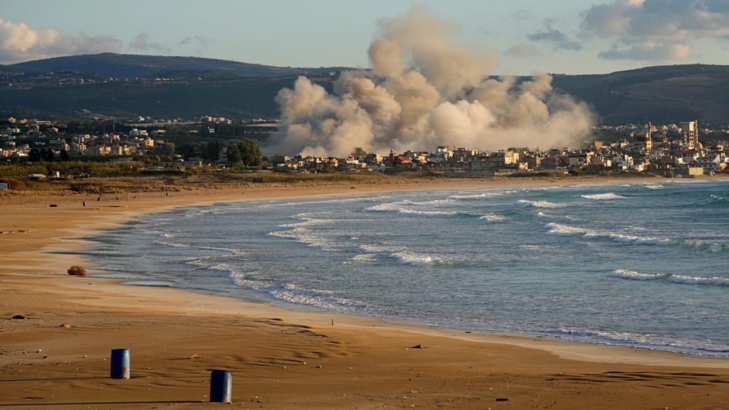 فيديو – مدينة صور شبه خالية: دمار واسع بفعل الغارات الإسرائيلية.. والخوف يقيّد الحياة فيها
