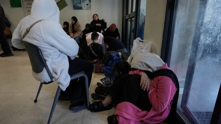 لبنان في عين العاصفة مجددا.. موجة نزوح من الجنوب ومن الضاحية الجنوبية لبيروت ولكن إلى أين وبأي ثمن؟