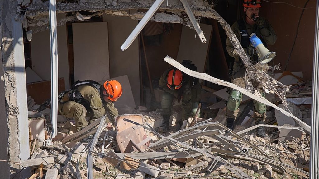 “ليست حياة طبيعية”.. كيف قوضت صواريخ حزب الله أمان سكان شمال إسرائيل وشلّت قطاعاتهم الحيوية؟