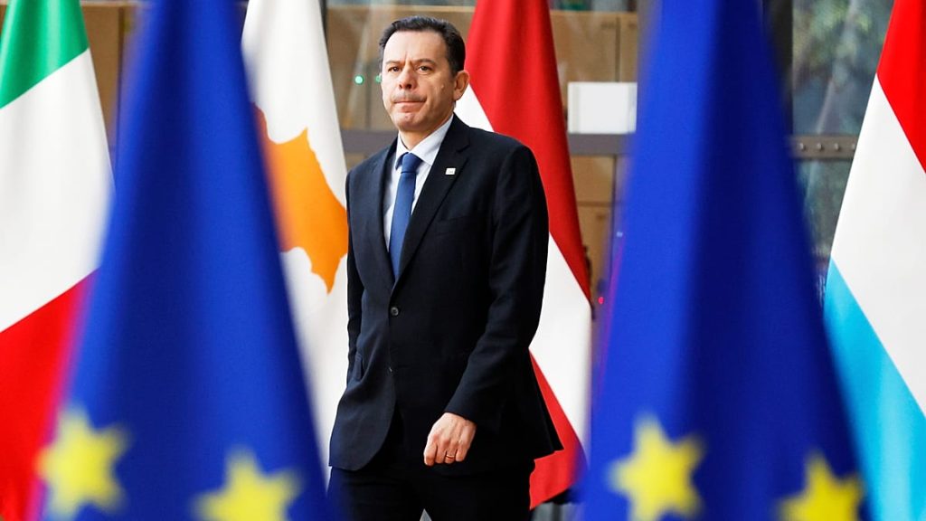 الحكومة البرتغالية تعلن مزيدا من تخفيضات الوقود وحوافز ضريبية للإسكان