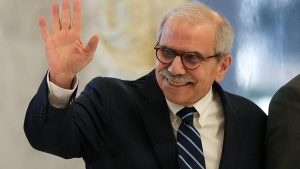 إسرائيل توسّع غاراتها على لبنان.. وحزب الله يندّد بقرار حكومي حظر أنشطته العسكرية والأمنية