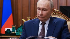 بوتين يطالب بوقف النار في الشرق الأوسط ويتواصل مع قادة الخليج