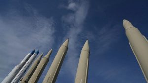 ألغام أميركية قرب شيراز.. كيف تسعى واشنطن لإعاقة منصات الصواريخ الباليستية الإيرانية؟