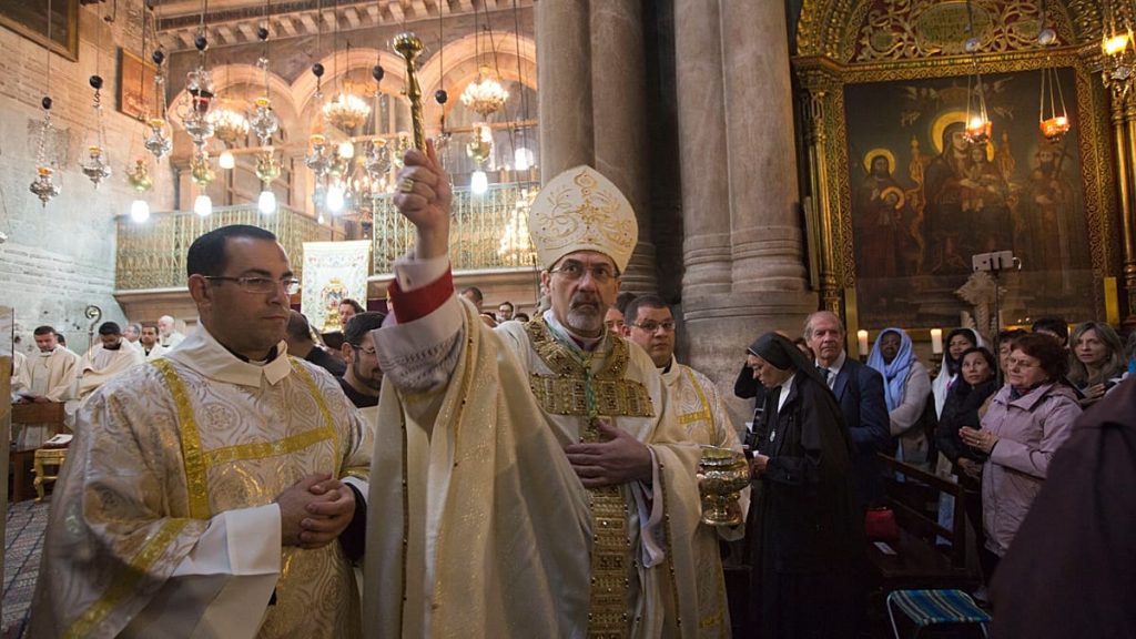 “بشرى القيامة لا تُحاصر”.. كنائس القدس تطلق صرخة استغاثة لإعادة فتح القبر المقدس عشية عيد الفصح