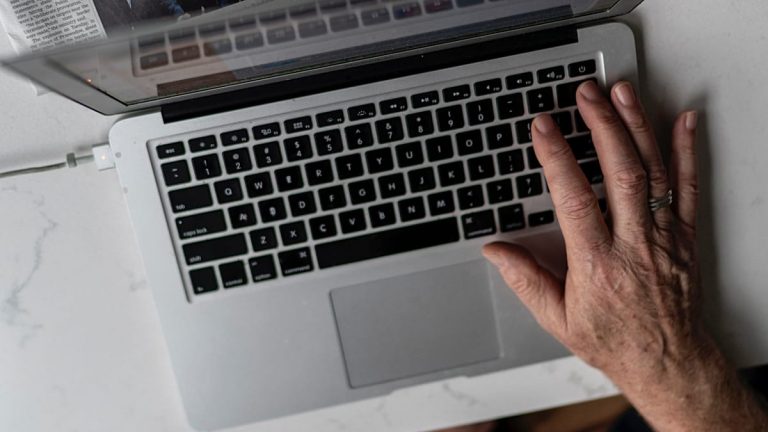 “تزييف الوعي”.. كيف تحولت عمليات الـ Deepfake إلى سلاح “فتّاك” يستهدف عقول مستخدمي الإنترنت