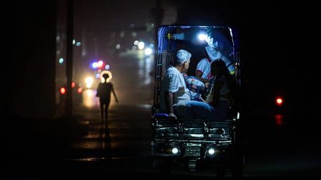 انقطاع شامل للكهرباء في كوبا وسط أزمة وقود وضغوط دولية