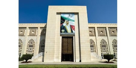 «الخارجية» تهيب بالمواطنين في الخارج الحيطة والحذر