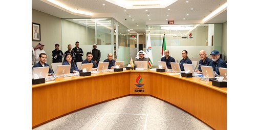 رئيس الوزراء زار غرفة إدارة الأزمات بشركة البترول الوطنية: مضاعفة الجهود لضمان استمرار واستدامة الخدمات الأساسية